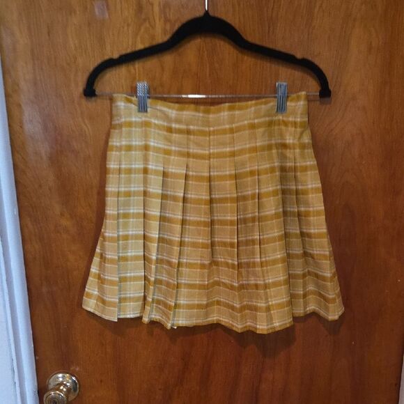 Yellow Plaid Juniors/ Women's Skirt - Picture 1 of 6